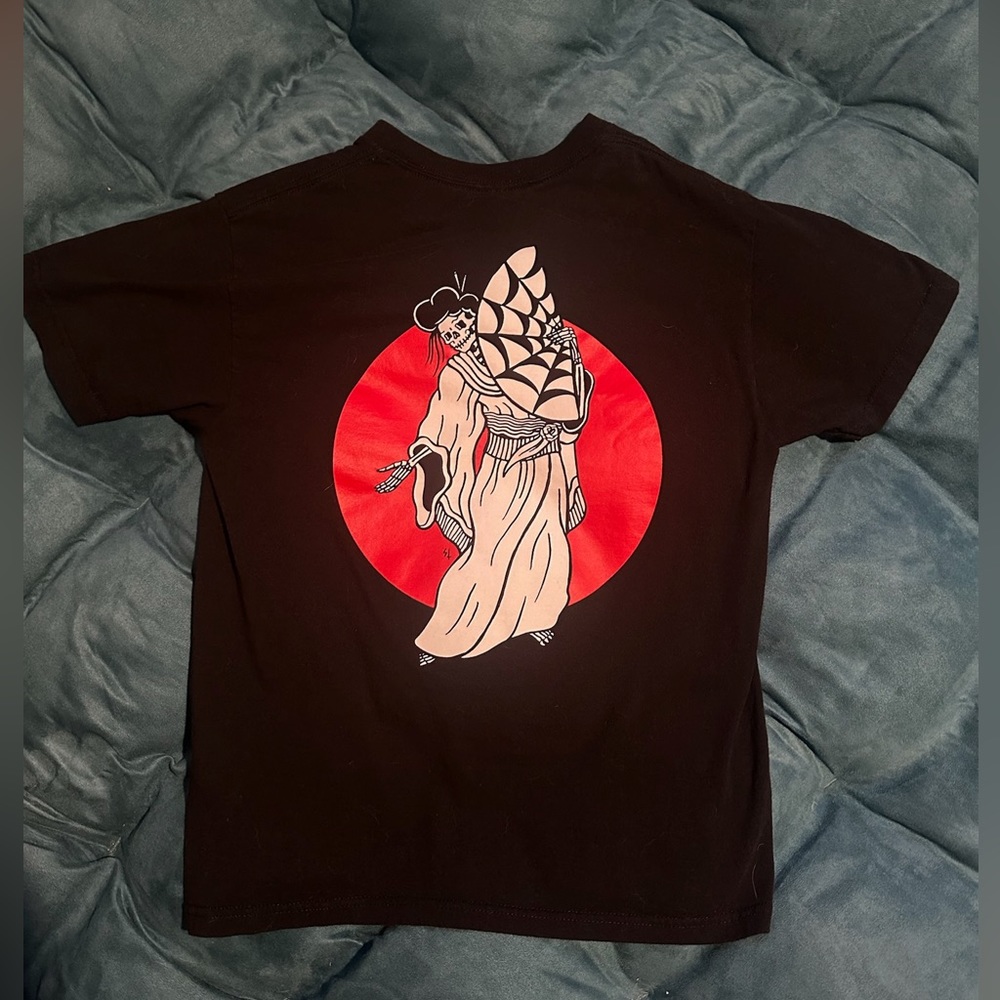 Lurking Class Men’s Size Medium Graphic Tee 👺| In Good Condition and super cool